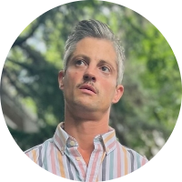 user-profile-img